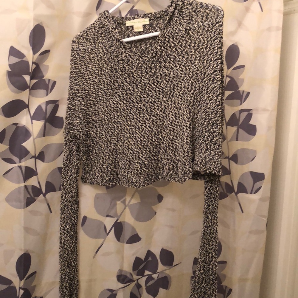 Hooded cropped sweater